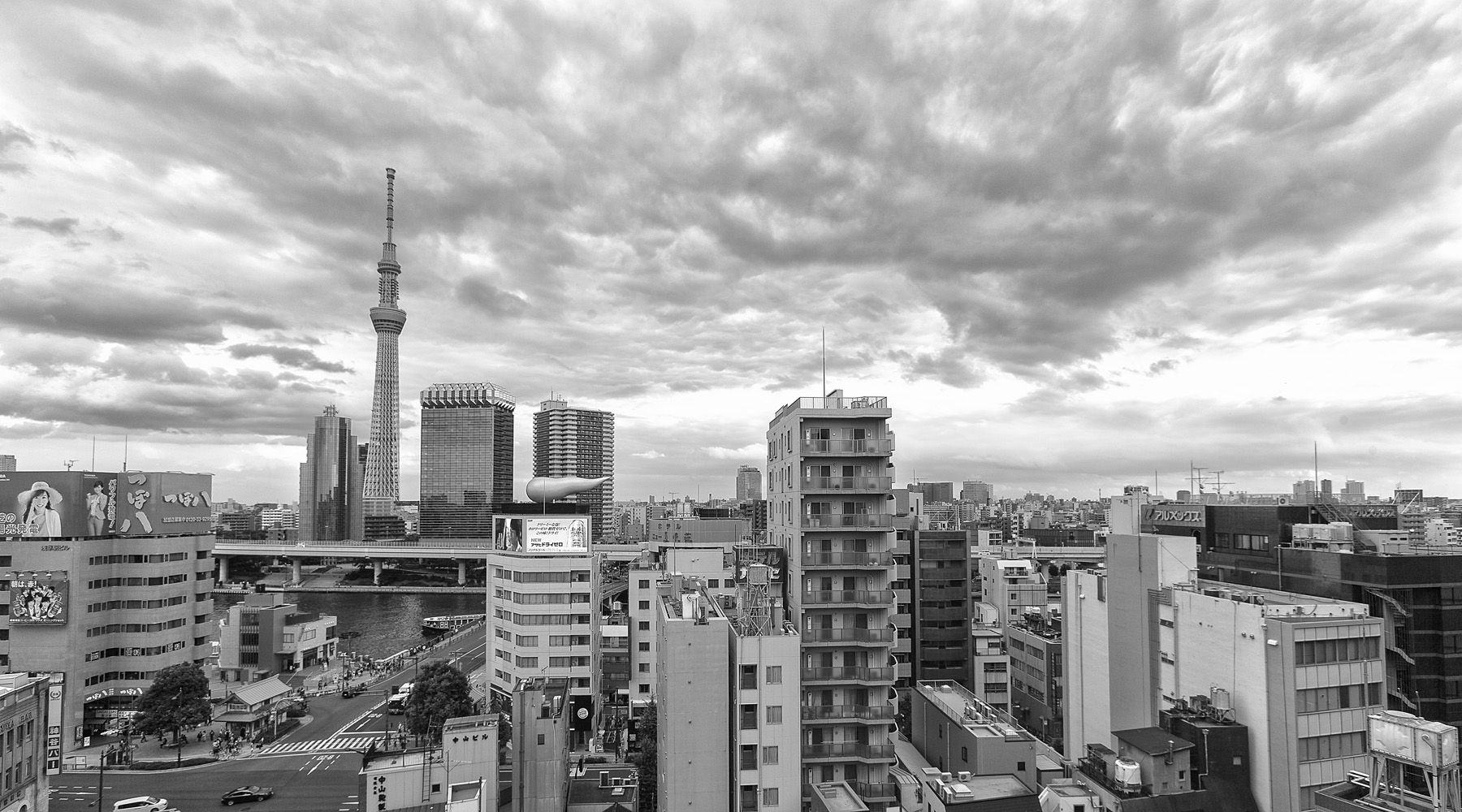 Canon EOS 5D Mark II + EF16-35mm f/2.8L USM